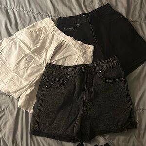Hi-Waist Shorts